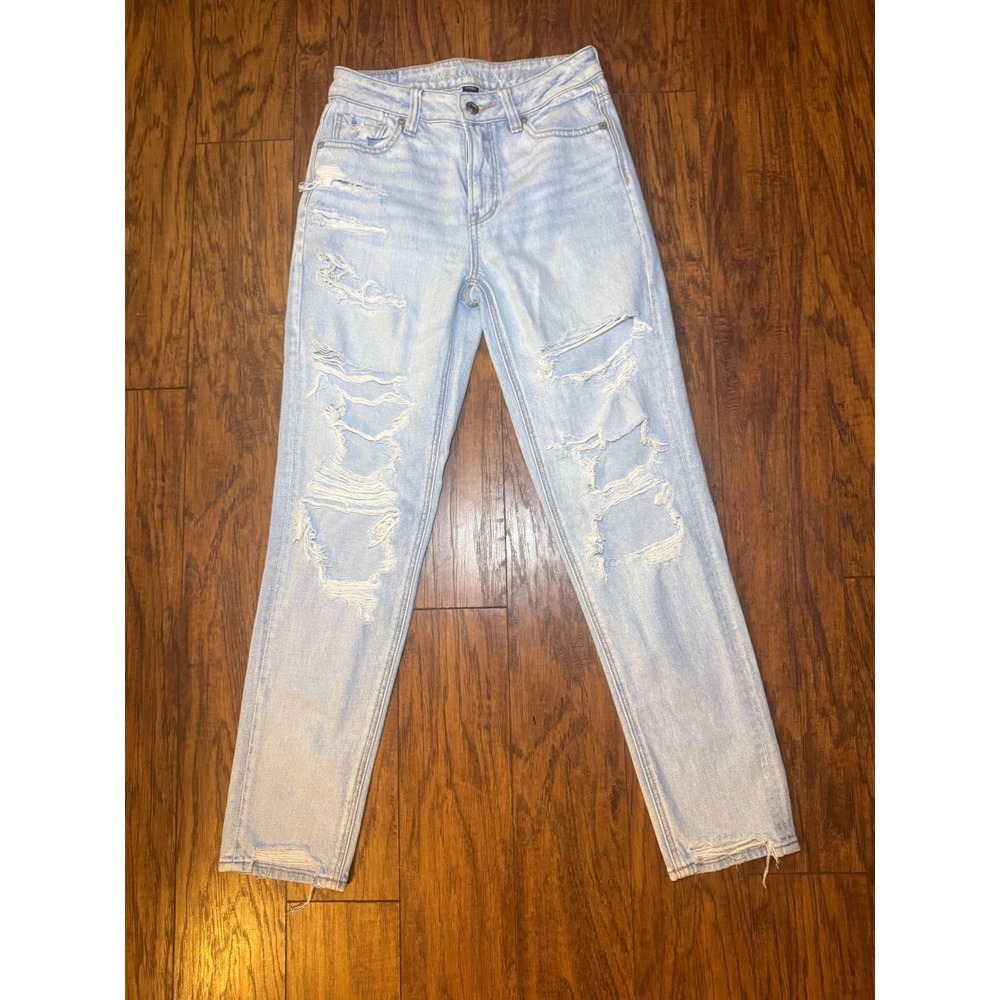 American Eagle Mom Jeans Light Wash Distressed  Denim Womens Size 0